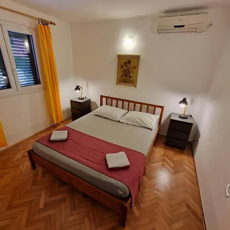 Apartment 2972a Mimice